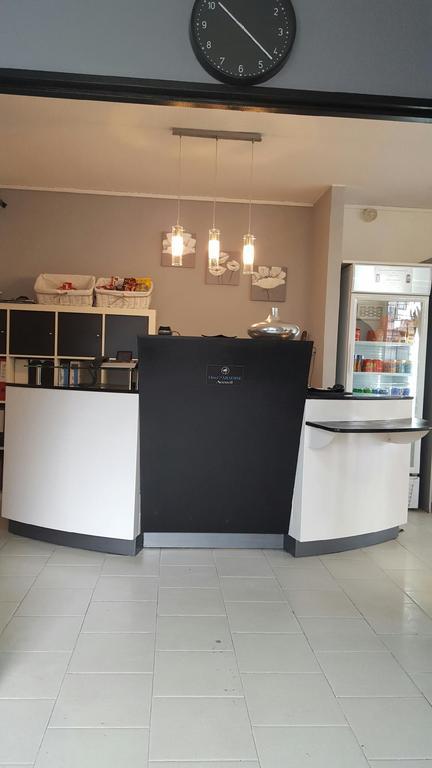 Hotel Paradise Vitrolles  Luaran gambar